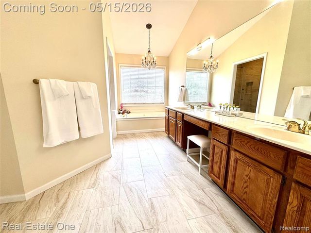 1725 Hillcrest Drive, Rochester Hills, MI 48306