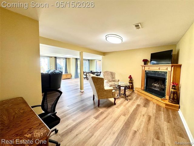 1725 Hillcrest Drive, Rochester Hills, MI 48306