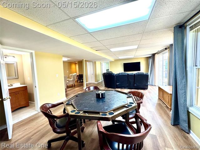 1725 Hillcrest Drive, Rochester Hills, MI 48306