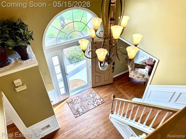 1725 Hillcrest Drive, Rochester Hills, MI 48306