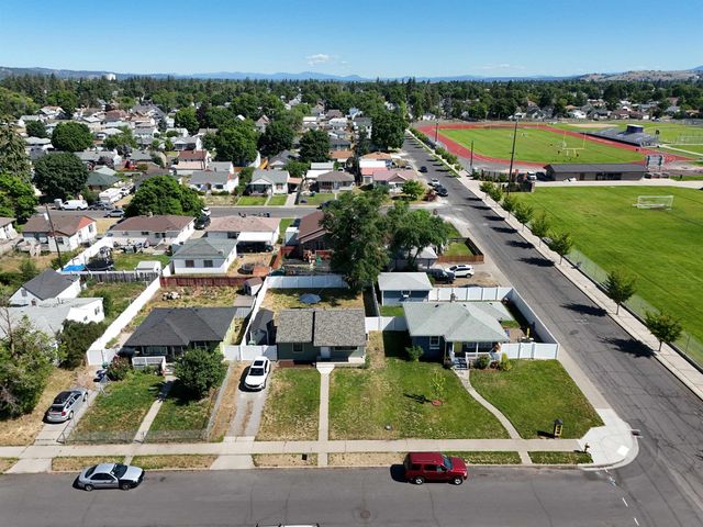 1323 E Longfellow Ave, Spokane, WA 99207