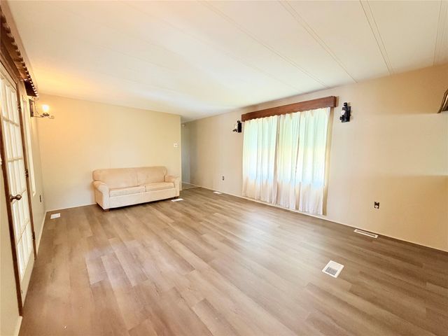 7903 Eastland Avenue, Lakeside, TX 76135