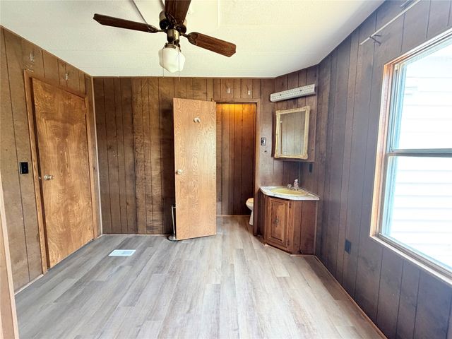 7903 Eastland Avenue, Lakeside, TX 76135