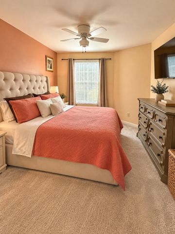 8787 Brae Acres Road 604, Houston, TX 77074