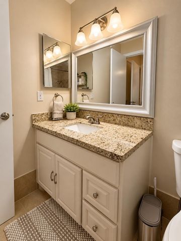 8787 Brae Acres Road 604, Houston, TX 77074