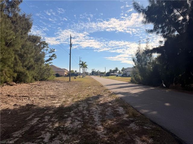 2825 NW 45th PL, Cape Coral, FL 33993