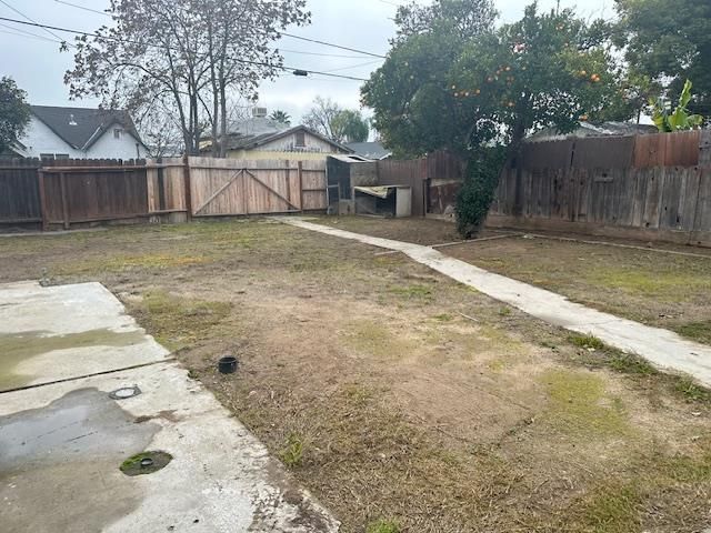 4584 E Inyo, Fresno, CA 93702