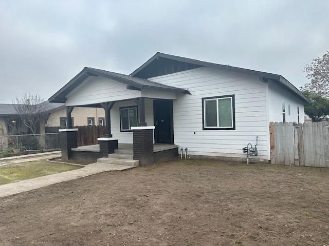 4584 E Inyo, Fresno, CA 93702