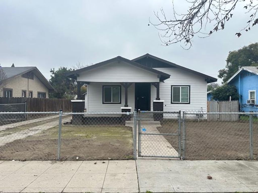 4584 E Inyo, Fresno, CA 93702