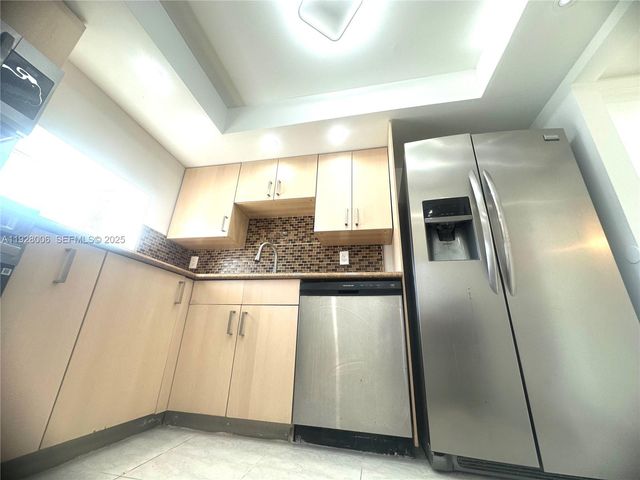 250 180th Dr 254, Sunny Isles Beach, FL 33160