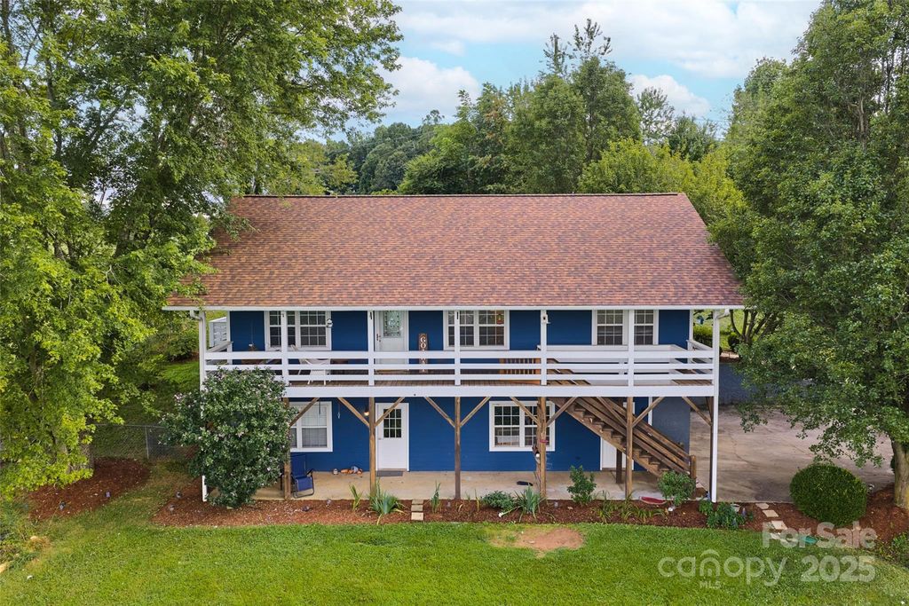 271 Breton Ridge Road, Leicester, NC 28748