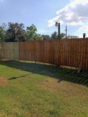 6004 Pine Street, Brazoria, TX 77422