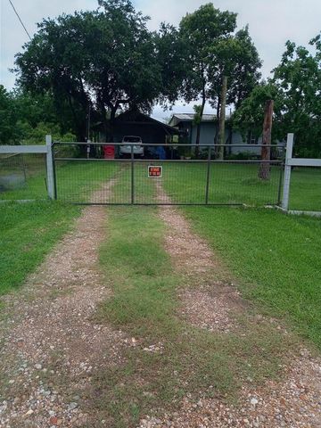 6004 Pine Street, Brazoria, TX 77422