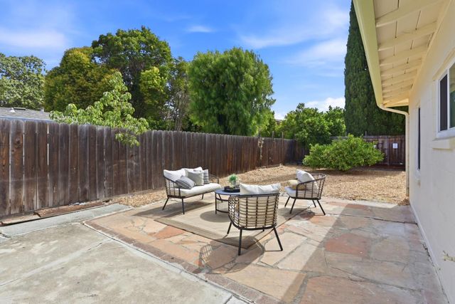 568 Madrone Avenue, Sunnyvale, CA 94085