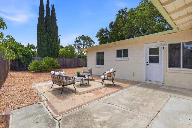 568 Madrone Avenue, Sunnyvale, CA 94085