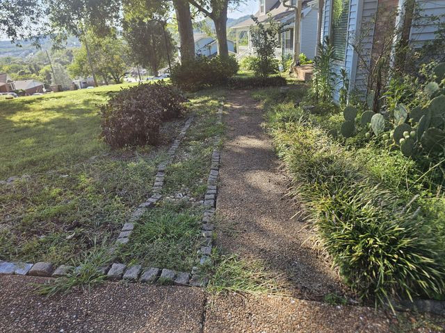 1204 Bellshire Terrace Dr, Nashville, TN 37207