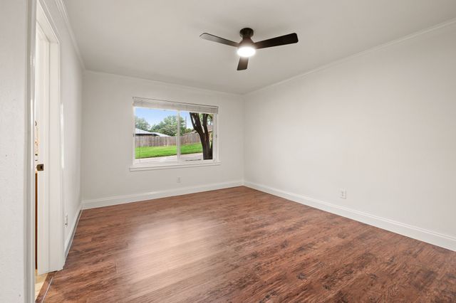 421 Crosstimber Drive, Hurst, TX 76053