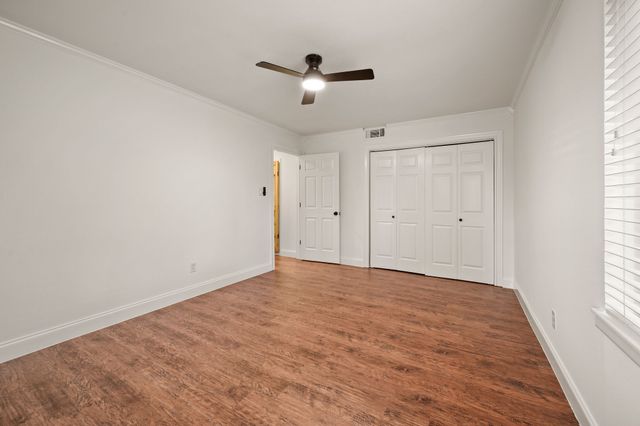 421 Crosstimber Drive, Hurst, TX 76053