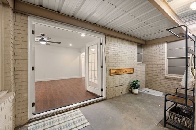 421 Crosstimber Drive, Hurst, TX 76053