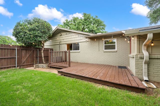 421 Crosstimber Drive, Hurst, TX 76053