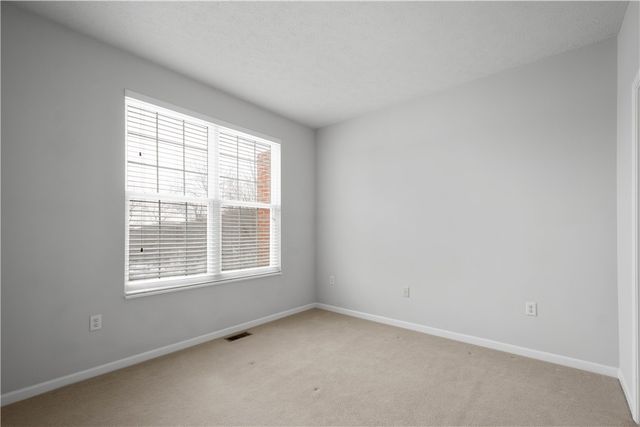 507 Sonie Dr, Ohio Twp, PA 15143