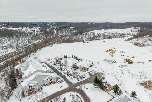 507 Sonie Dr, Ohio Twp, PA 15143