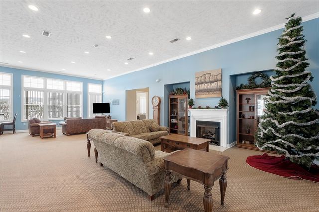 507 Sonie Dr, Ohio Twp, PA 15143