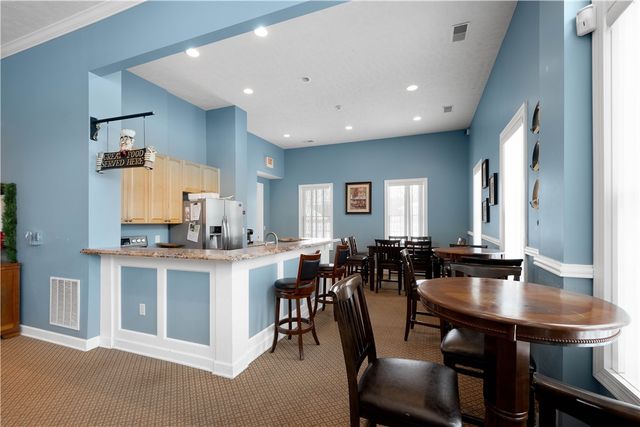 507 Sonie Dr, Ohio Twp, PA 15143