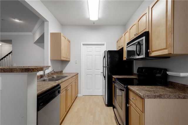 507 Sonie Dr, Ohio Twp, PA 15143