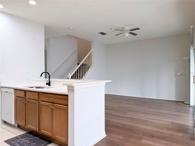 2334 GRAND CENTRAL PARKWAY 17, Orlando, FL 32839