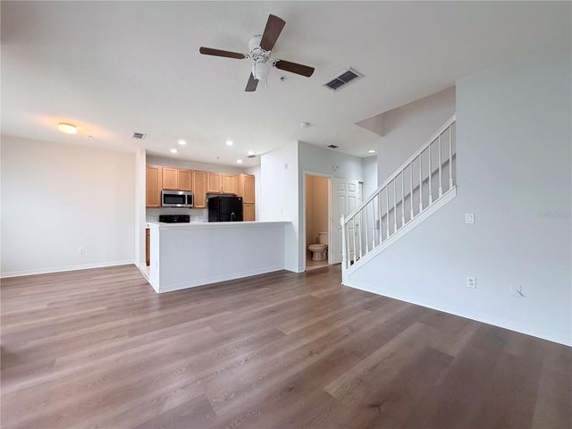2334 GRAND CENTRAL PARKWAY 17, Orlando, FL 32839