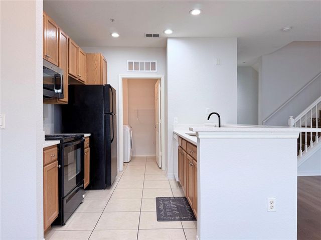 2334 GRAND CENTRAL PARKWAY 17, Orlando, FL 32839