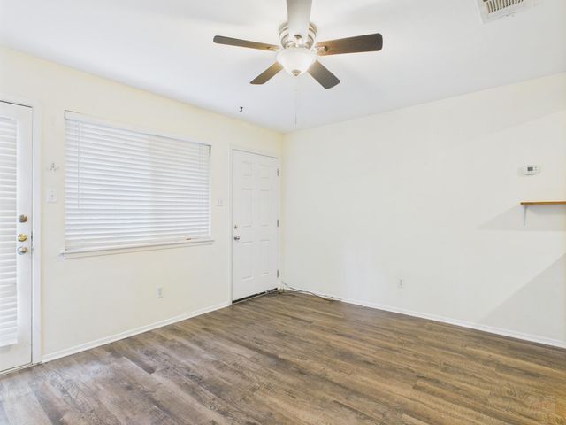 1106 W 22nd ST 5, Austin, TX 78705