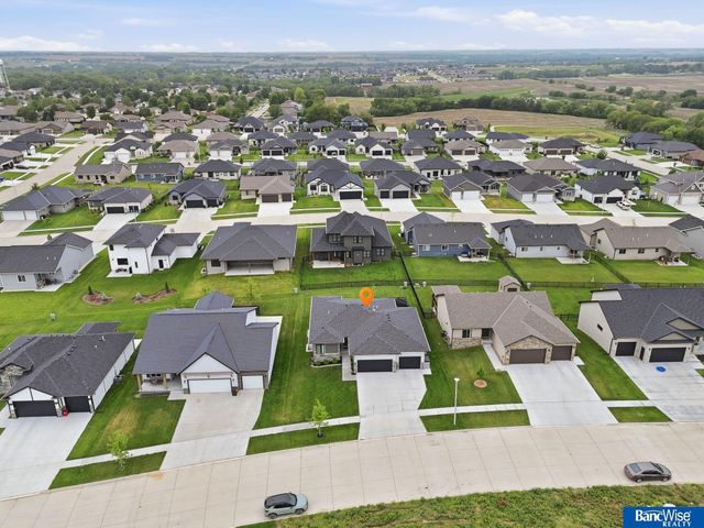 1107 Asher Avenue, Hickman, NE 68372