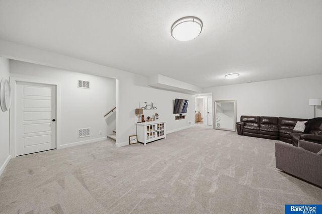 1107 Asher Avenue, Hickman, NE 68372