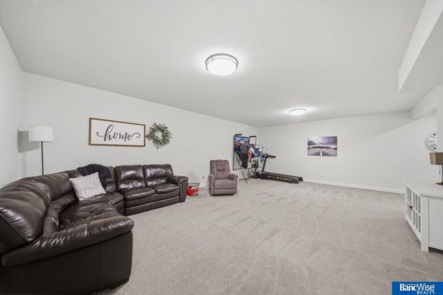 1107 Asher Avenue, Hickman, NE 68372