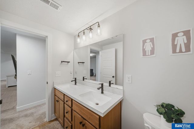 1107 Asher Avenue, Hickman, NE 68372