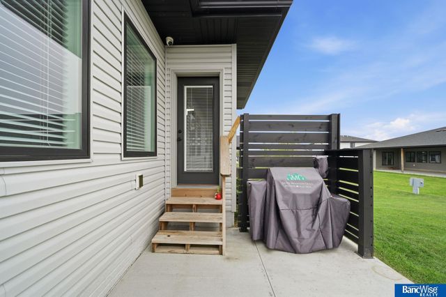 1107 Asher Avenue, Hickman, NE 68372