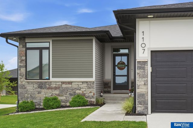 1107 Asher Avenue, Hickman, NE 68372