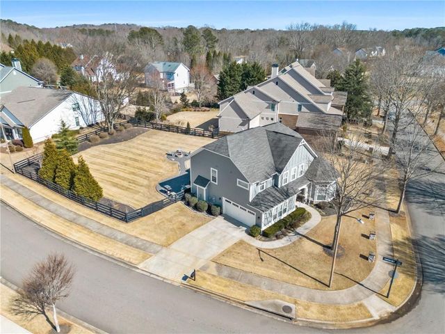 329 Carmichael Circle, Canton, GA 30115