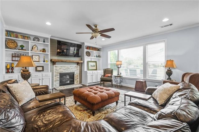 329 Carmichael Circle, Canton, GA 30115