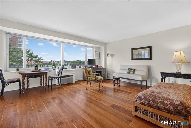 100 York Street 7B, New Haven, CT 06511