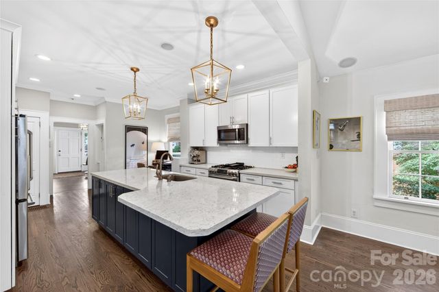 2127 Crescent Avenue, Charlotte, NC 28207