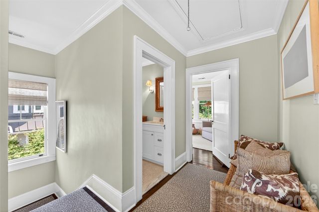 2127 Crescent Avenue, Charlotte, NC 28207
