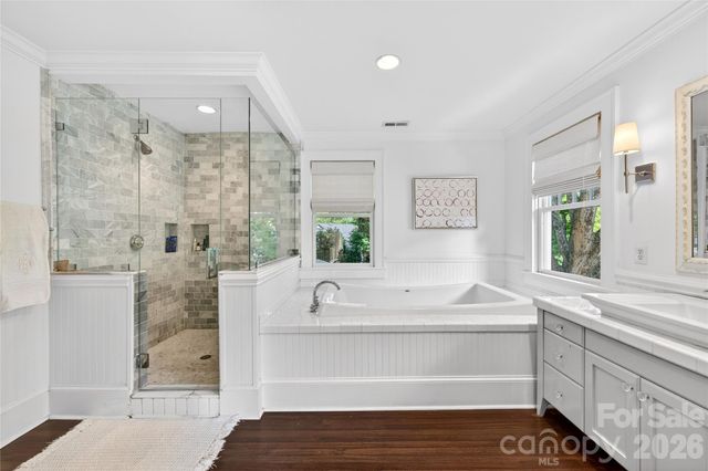 2127 Crescent Avenue, Charlotte, NC 28207