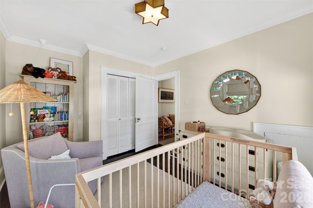 2127 Crescent Avenue, Charlotte, NC 28207