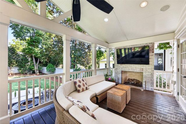 2127 Crescent Avenue, Charlotte, NC 28207