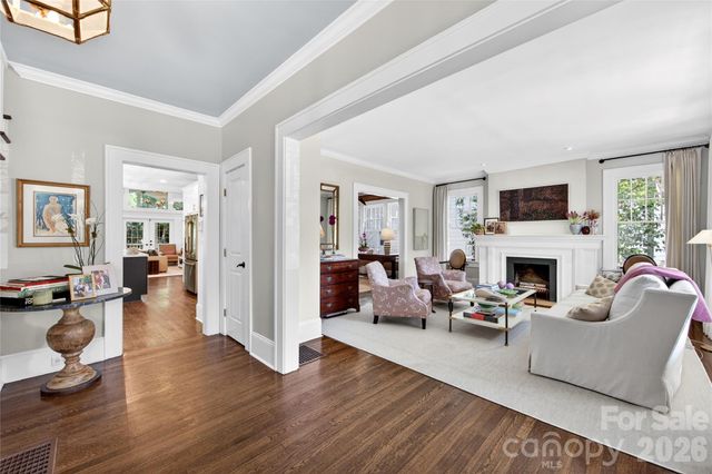 2127 Crescent Avenue, Charlotte, NC 28207