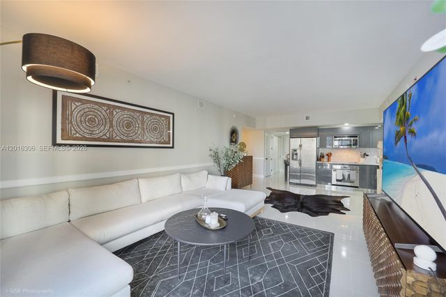 31 SE 6th St 2207, Miami, FL 33131