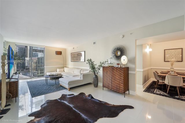 31 SE 6th St 2207, Miami, FL 33131